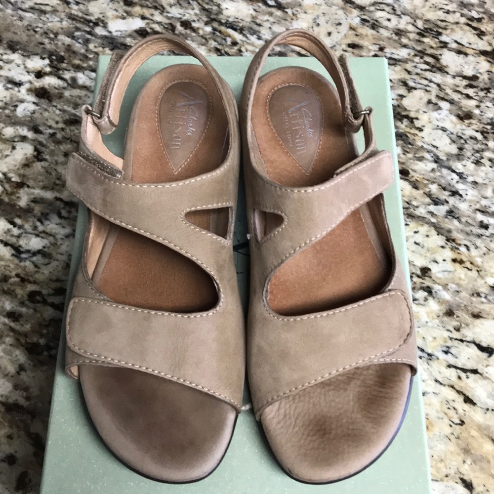 Clarks Sarasota Sandals size 8 N